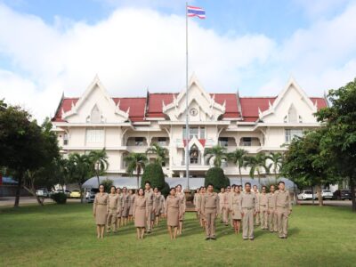 สตจ.อุบลราชธานี  นำข้าราชการในสังกัด ร่วมกิจกรรมเคารพธงชาติและร้องเพลงชาติไทย เนื่องในวันพระราชทานธงชาติไทย ๒๘ กันยายน ๒๕๖๙